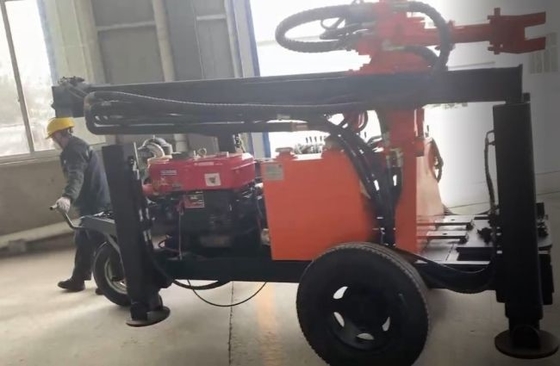 Máy khoan giếng nước GL130T ở khu vực hẹp