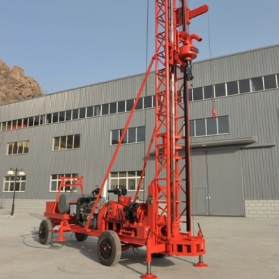 Giàn khoan gắn trên xe kéo bốn bánh để tưới tiêu nông nghiệp