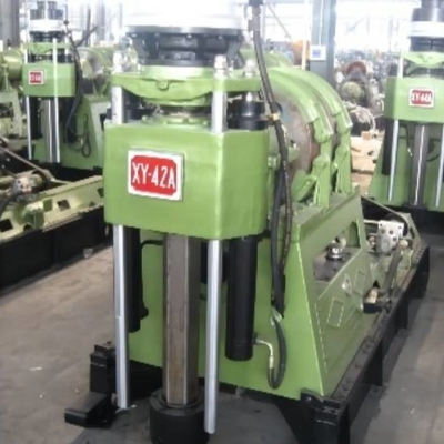 giàn khoan thăm dò đường dây lõi để điều tra đất ở độ sâu 1000m