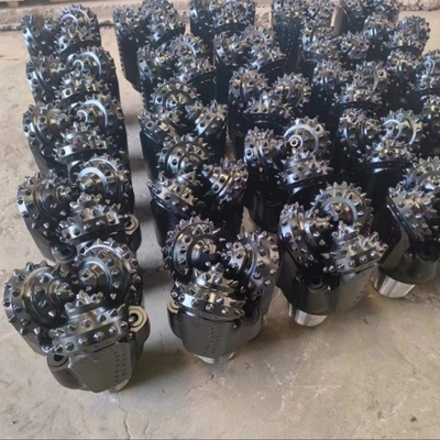 Khoan khí Iadc 545 Hard Rock Tricone Bit cho giếng dầu với vòng bi kín elastomer
