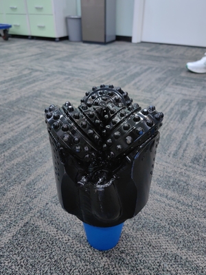 6 1/2' IADC837 chất lượng cao khả năng khoan cao Tricone Bit cho thăm dò dầu mỏ