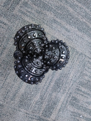 6 1/2' IADC837 chất lượng cao khả năng khoan cao Tricone Bit cho thăm dò dầu mỏ