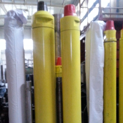 Búa khai thác tích hợp xuống máy khoan lỗ để khai thác đá và khai thác mỏ